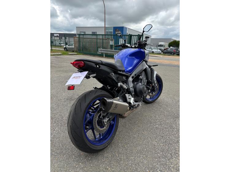 YAMAHA MT-09