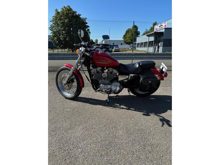 HARLEY-DAVIDSON SPORTSTER 883